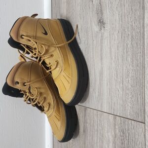 Nike Tan and Black High-Top Boots
